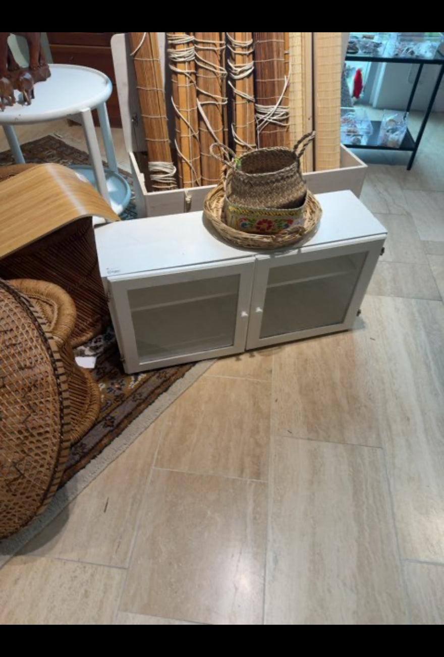 Skab til ophæng med låger